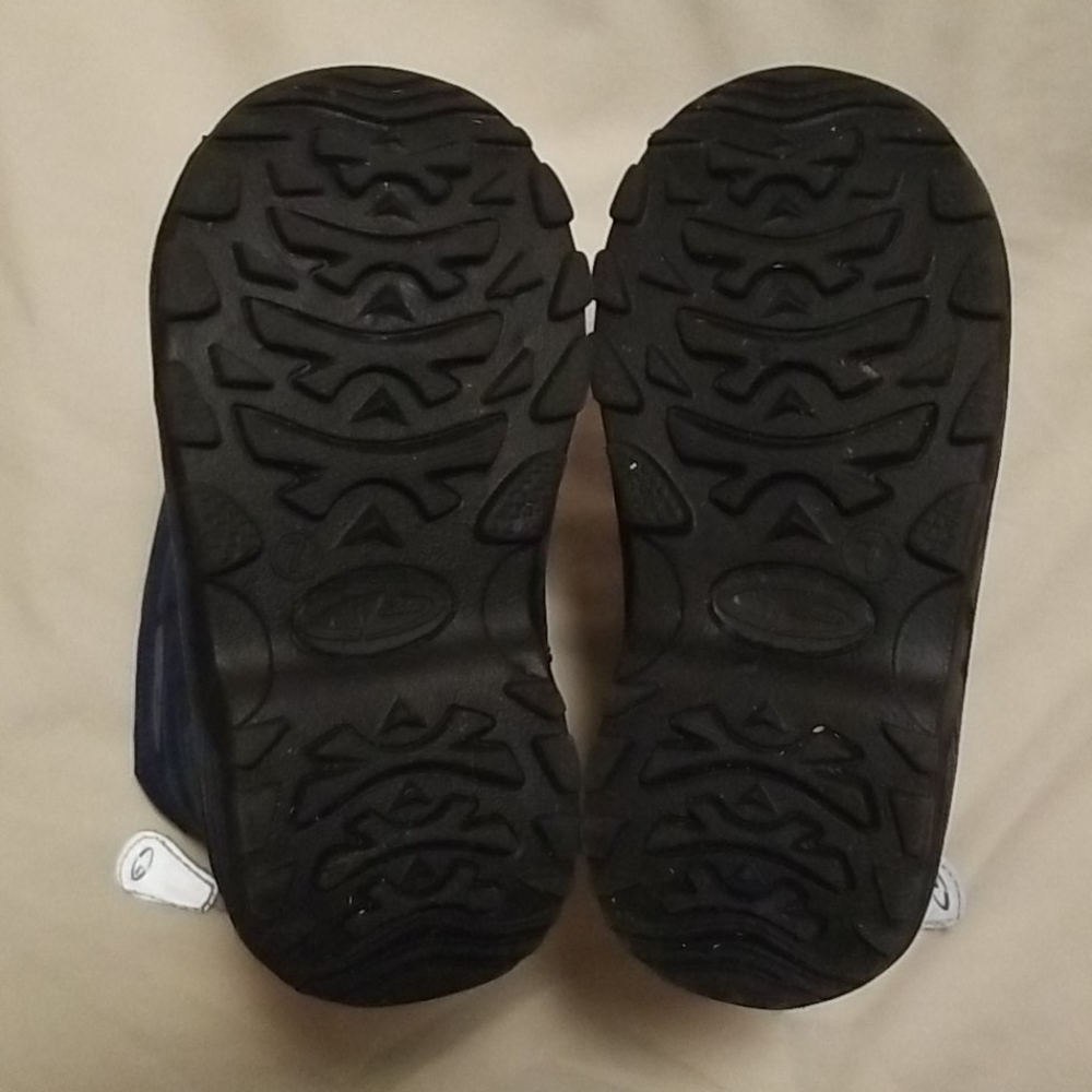 Winter Boots - Picture 3 of 5